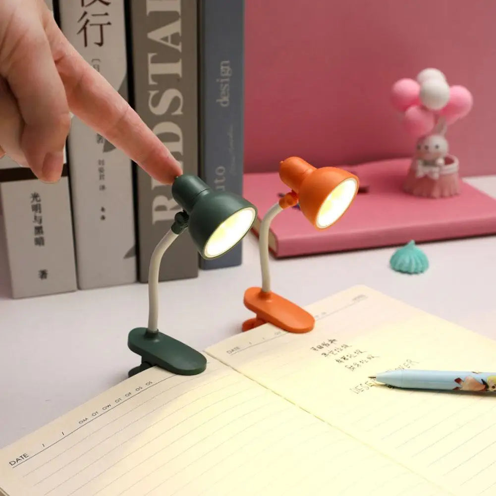 (1pc) Mini Clip-On LED Book Light – Warm White, Adjustable 360°, Battery Powered Reading Lamp for Bed & Travel