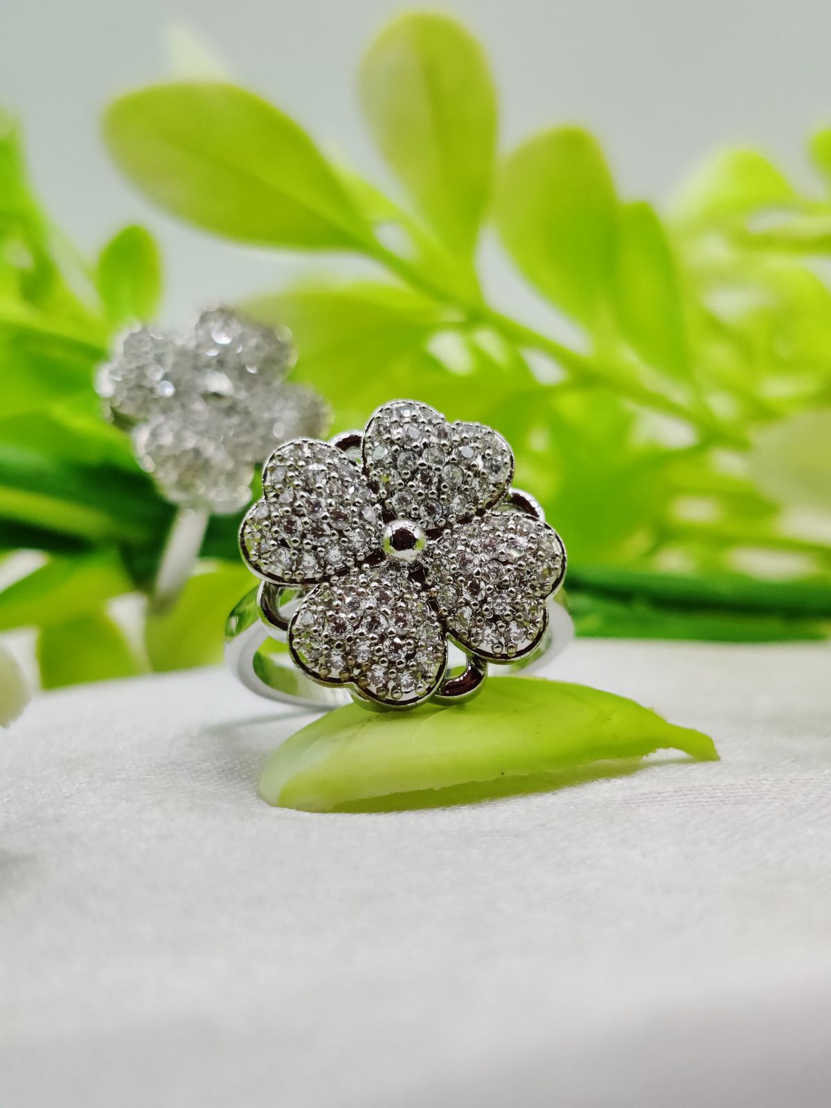1 Piece Imported Blossoming Elegance Moveable Ring â€“ Gold &amp; Silver Color Options ðŸŒŸ | Luxurious Design Ring | Adjustable Ring | Ring For Girls &amp; Women âœ¨