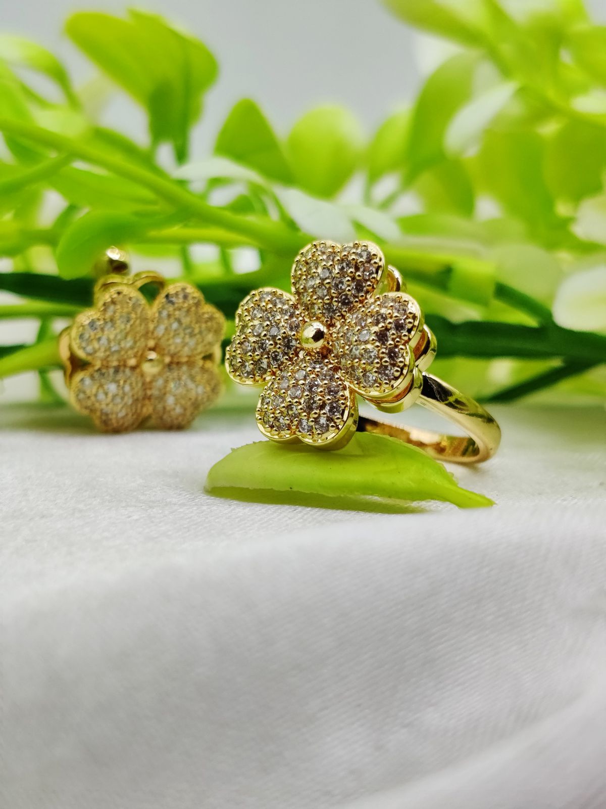 1 Piece Imported Blossoming Elegance Moveable Ring â€“ Gold &amp; Silver Color Options ðŸŒŸ | Luxurious Design Ring | Adjustable Ring | Ring For Girls &amp; Women âœ¨