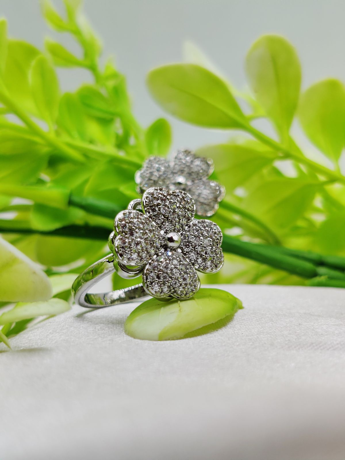 1 Piece Imported Blossoming Elegance Moveable Ring â€“ Gold &amp; Silver Color Options ðŸŒŸ | Luxurious Design Ring | Adjustable Ring | Ring For Girls &amp; Women âœ¨