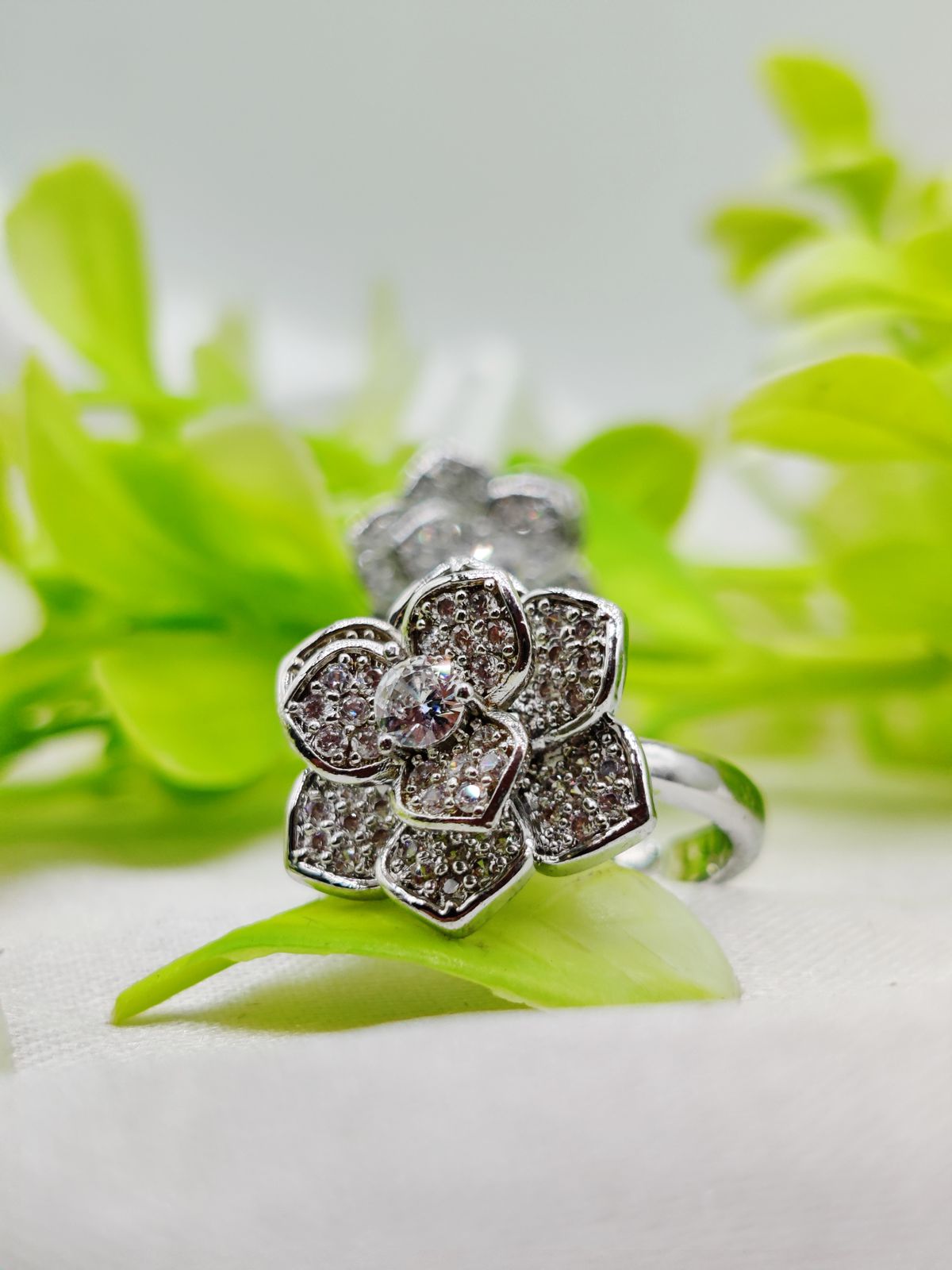 1 Piece Imported Moveable Luxurious Petal Bloom Adjustable Ring â€“ 2 Stunning Color VariantsðŸŒŸ | Luxurious Design Ring | Adjustable Ring | Ring For Girls &amp; Women âœ¨