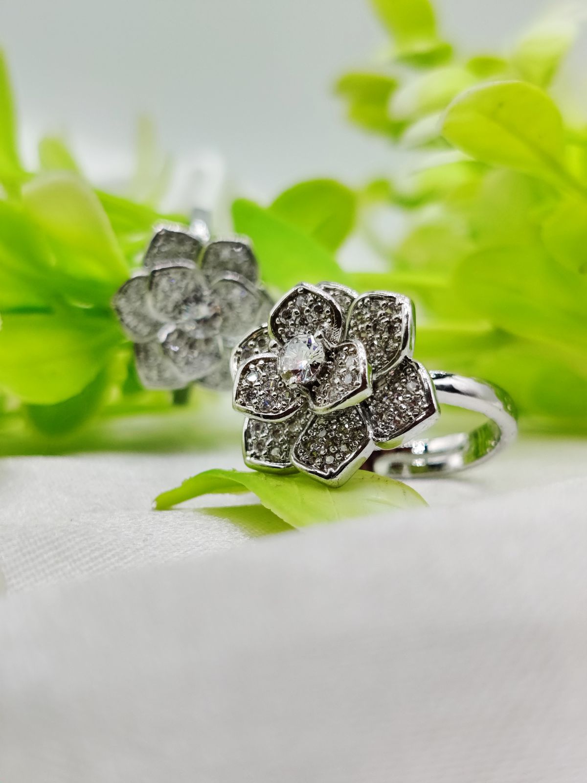 1 Piece Imported Moveable Luxurious Petal Bloom Adjustable Ring â€“ 2 Stunning Color VariantsðŸŒŸ | Luxurious Design Ring | Adjustable Ring | Ring For Girls &amp; Women âœ¨