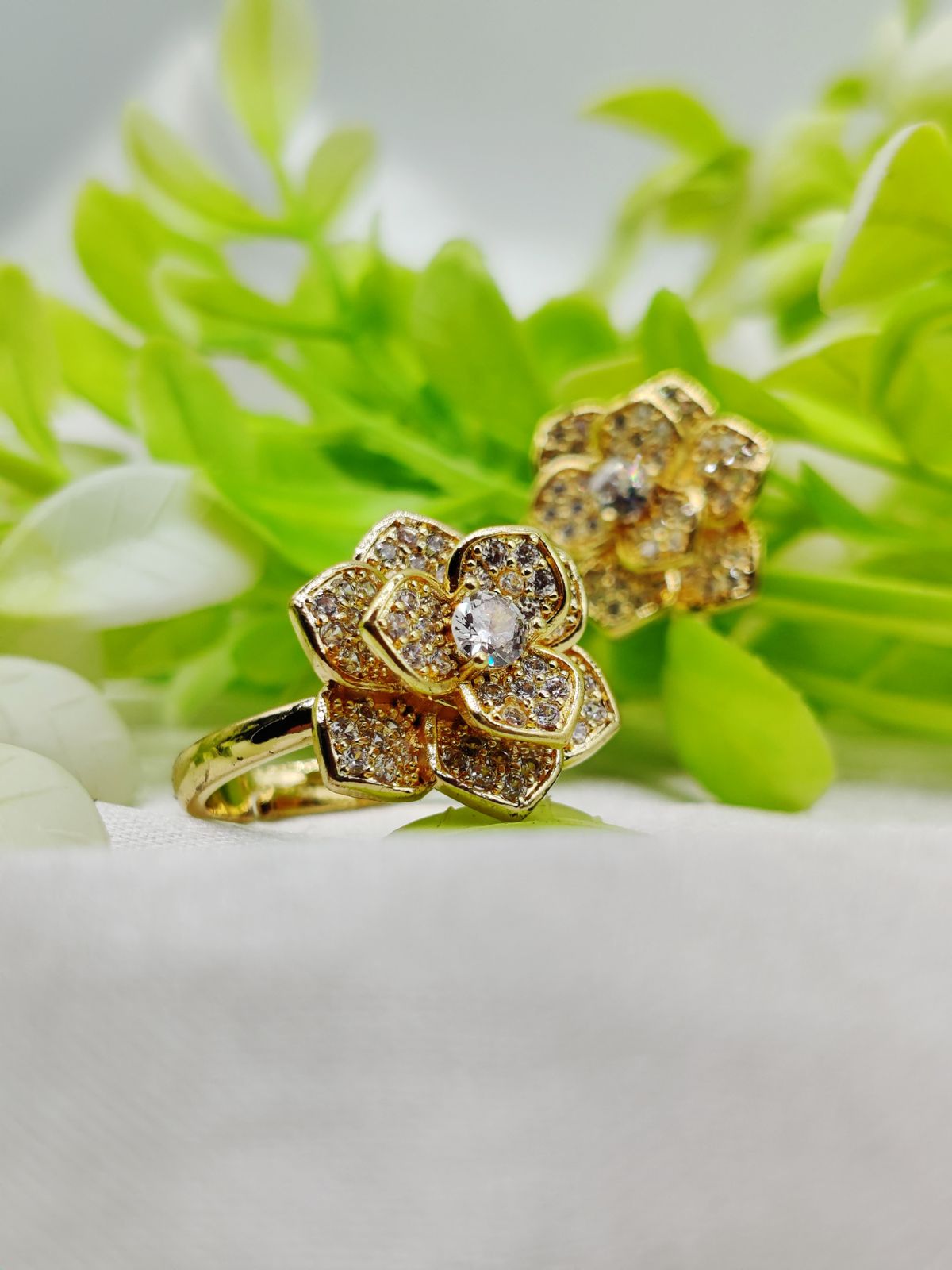 1 Piece Imported Moveable Luxurious Petal Bloom Adjustable Ring â€“ 2 Stunning Color VariantsðŸŒŸ | Luxurious Design Ring | Adjustable Ring | Ring For Girls &amp; Women âœ¨