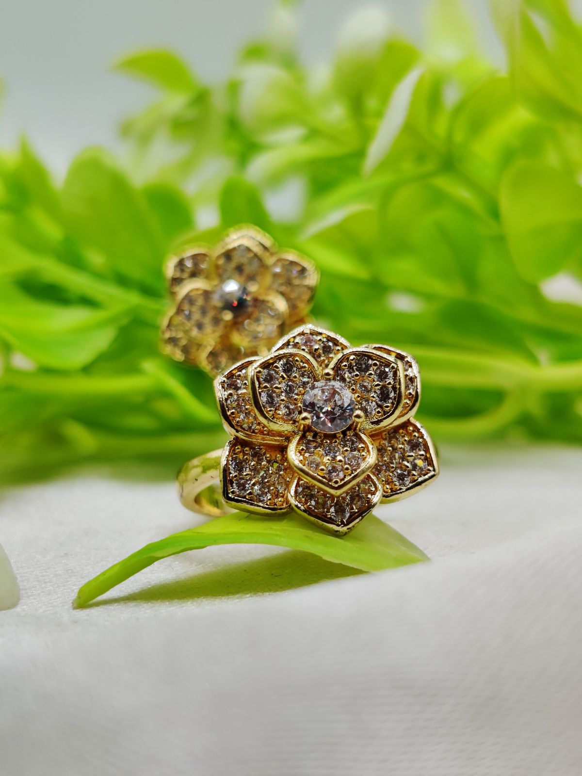 1 Piece Imported Moveable Luxurious Petal Bloom Adjustable Ring â€“ 2 Stunning Color VariantsðŸŒŸ | Luxurious Design Ring | Adjustable Ring | Ring For Girls &amp; Women âœ¨