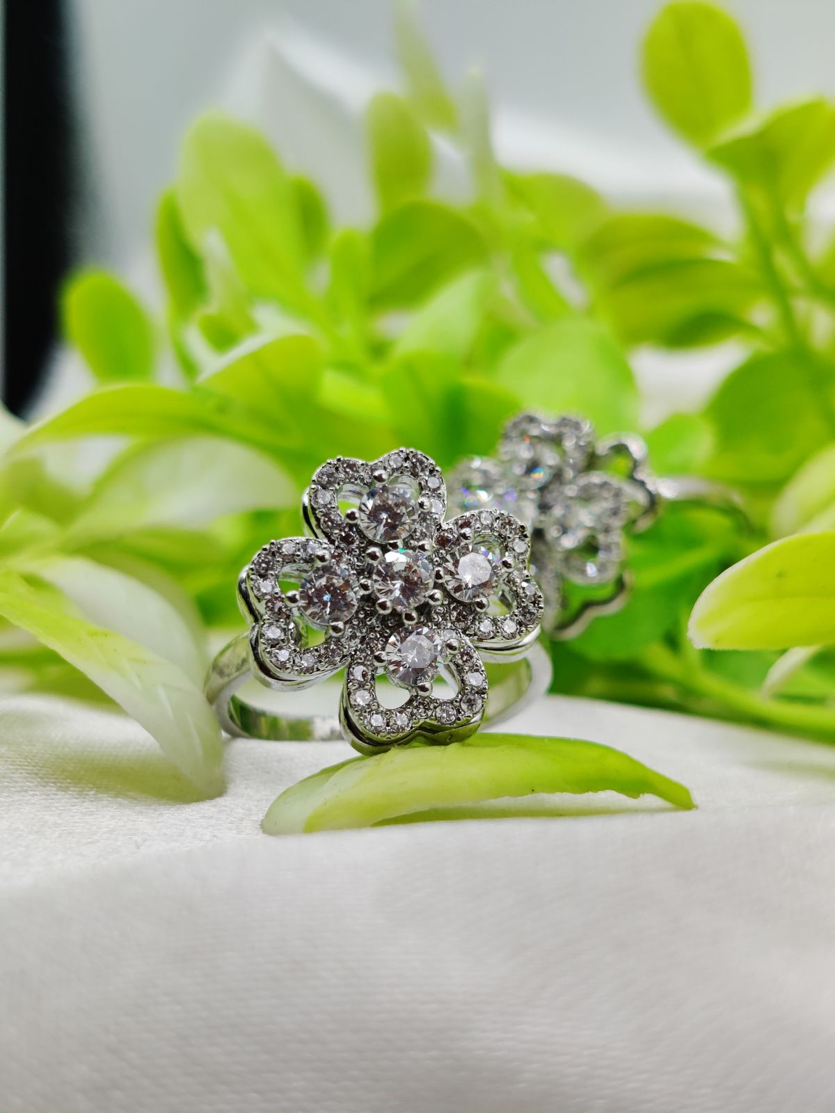 1 Piece Imported Elegant Moveable Floral Cluster Ring with Sparkling Zircon Detailing ðŸŒŸ | Luxurious Design Ring | Adjustable Ring | Ring For Girls &amp; Women âœ¨