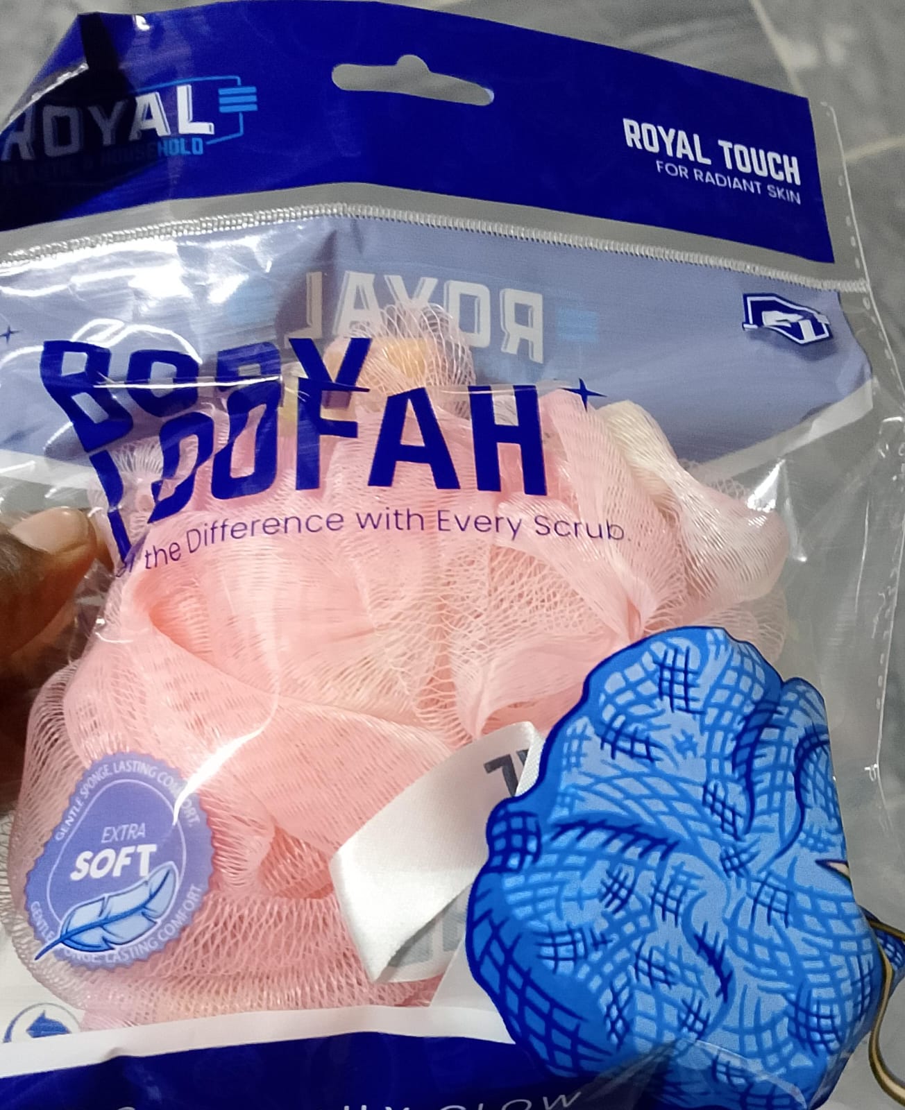 (1 pcs)Soft Mesh Bath Sponge – Exfoliating Body Scrubber Random color - Extra Soft Body Loofah Bath Sponge – Gentle Exfoliating Shower Pouf for Radiant, Smooth Skin – Mesh Shower Scrubber for Men &amp; Women - Random Color