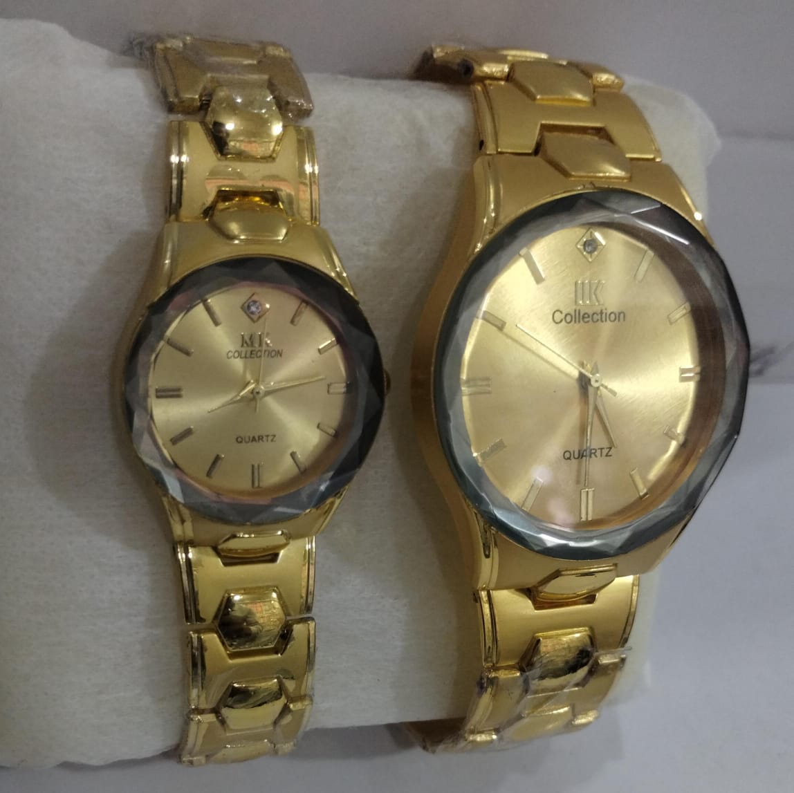 Elegant Couple Watch Set â€“ Luxury Quartz Wristwatches for Him &amp; Her with Dual-Tone Metal Strap