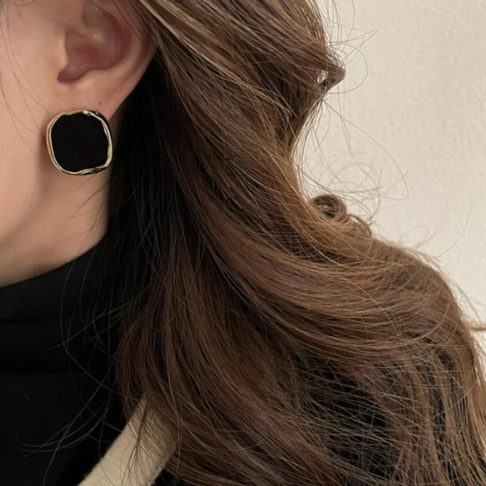 French Square Earrings Elegant Metallic Personalized Irregular Square Earrings Vintage Geometric Studs for Party Gifts Women's Accessories Stylish