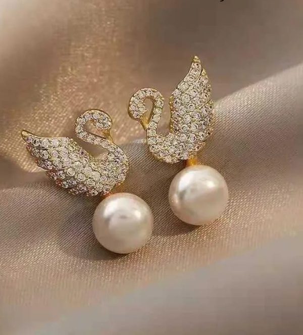 Elegant Korean Diamond Swan Pearl Stud Earrings – Versatile Alloy Jewelry for Women & Girls